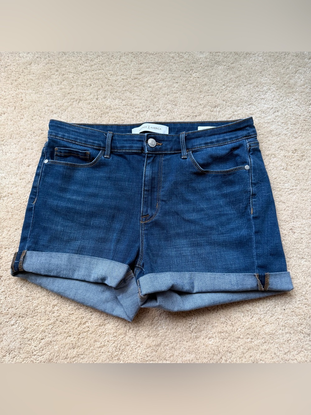 Vintage America Cuffed Blue Jean Shorts - Size 10/30 - VGUC